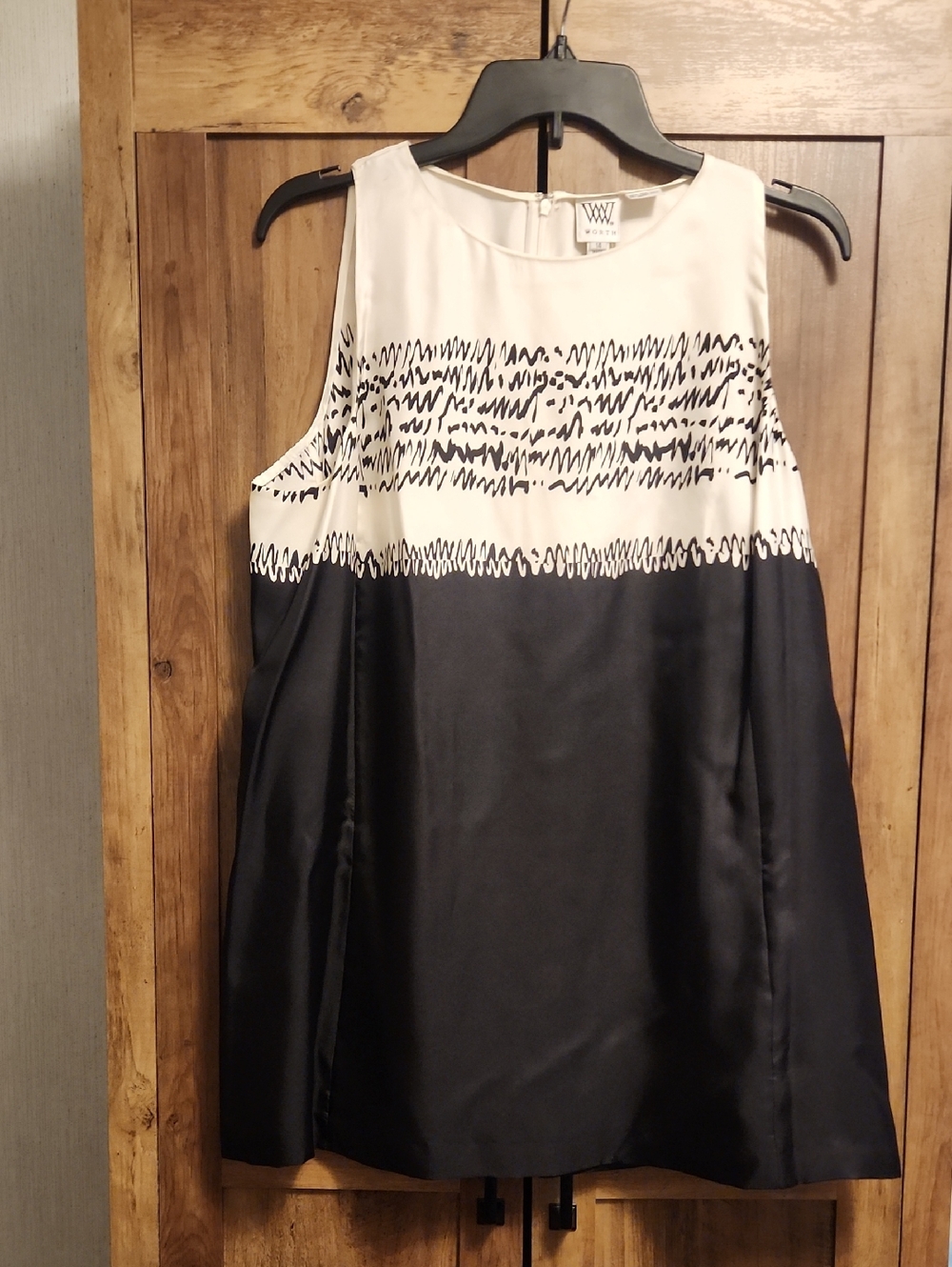 W by Worth 100% Silk Black/White Graphic Geometric Design Sleeveless Mini Dress